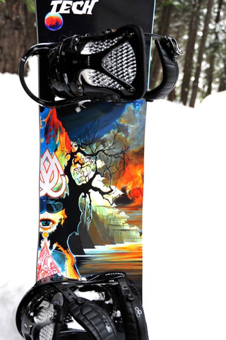 Illustration for article titled Lib-Tech Travis Rice Snowboard w/Magne-traction and Banana: Snowmodo Review